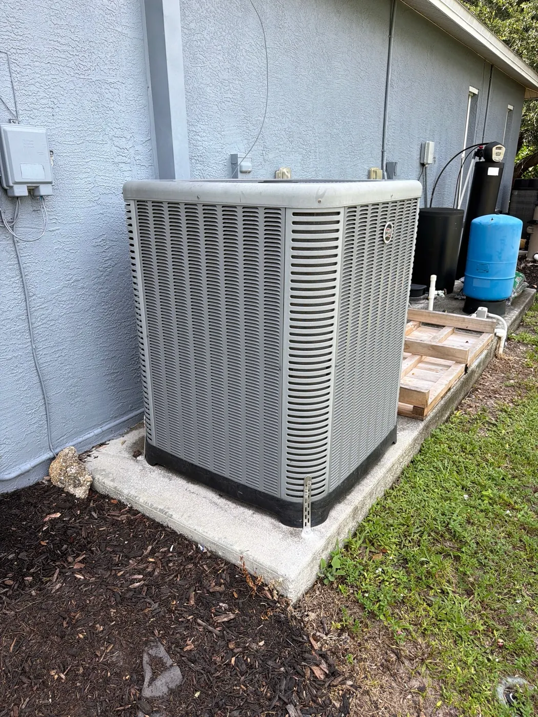 Outdoor AC condenser service photo