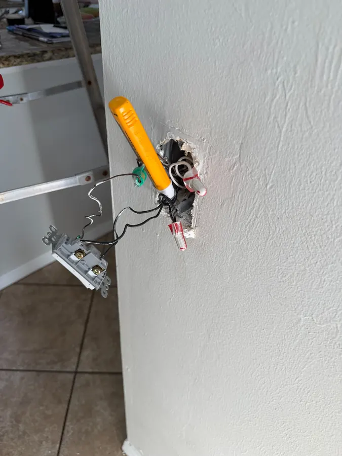 Electrical outlet repair photo